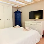 Midtown Studio Apartment